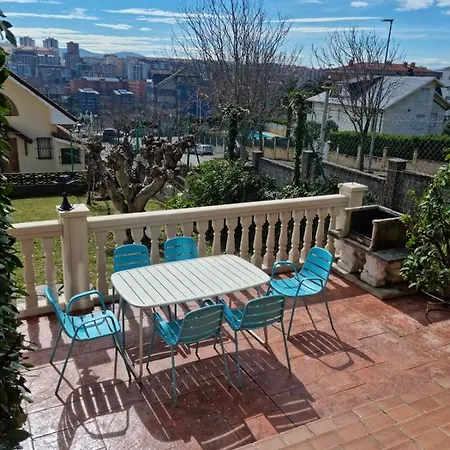 Sardinero Chalet 펜션 *